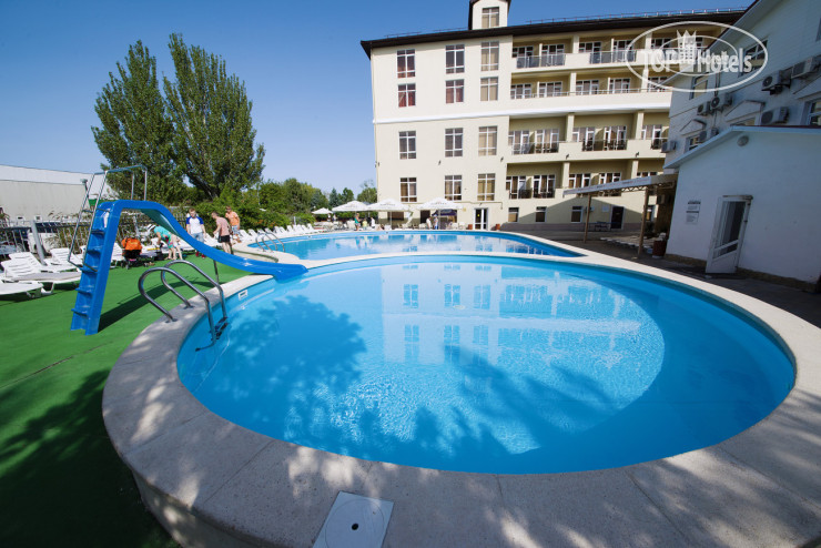 Санмаринн Курортный отель (Sunmarinn Resort Hotel)