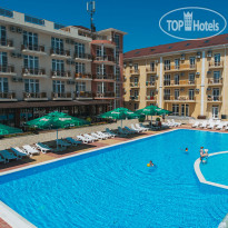 Открытый бассейн в Venera Resort Hotel 3*