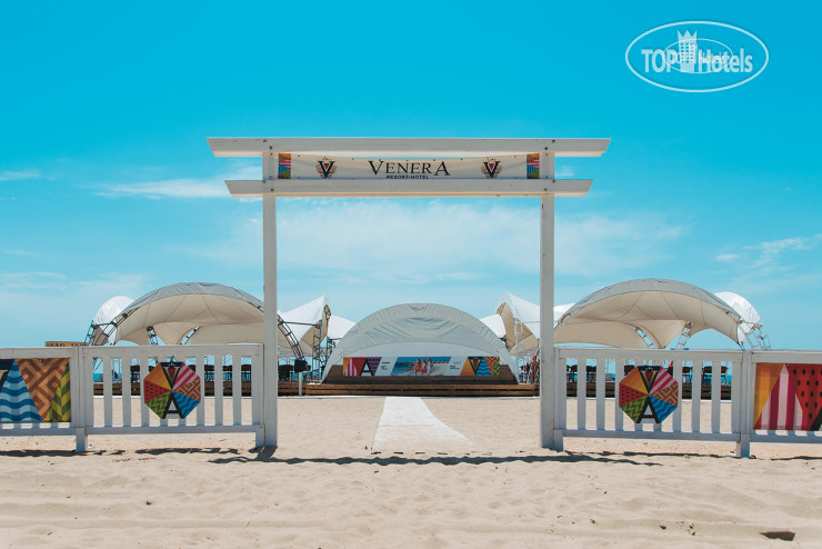 Пляж в Venera Resort Hotel 3*