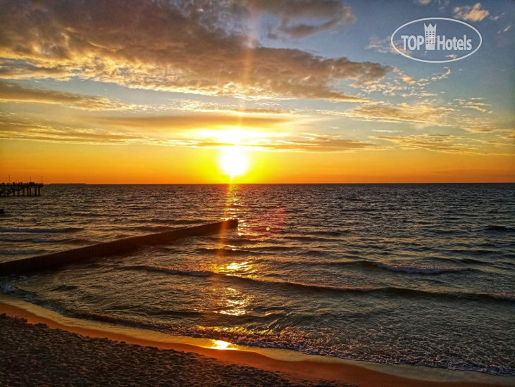 Пляж в Люмьер Отель & Spa 3*