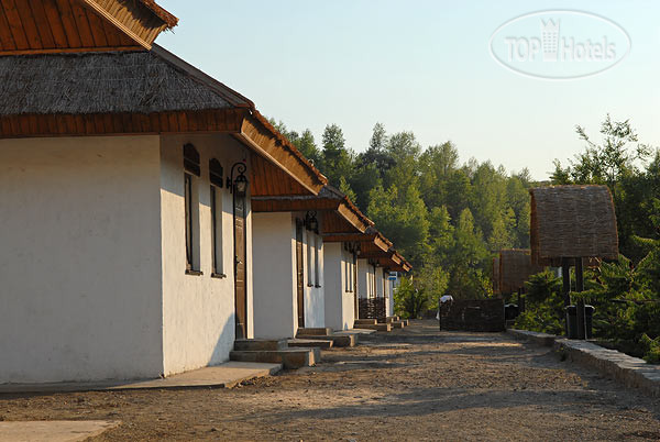 Загородный клуб мелехов каменск шахтинский. Мелехов база отдыха. Турбаза Мелехов Каменск-Шахтинский. Загородный дом Мелехов Каменск Шахтинский. Мелехов Каменск-Шахтинский беседки.