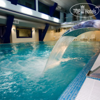 Бассейн в Ревиталь Парк 4*