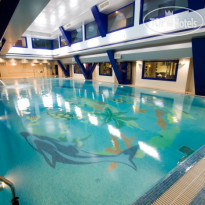 Бассейн в Ревиталь Парк 4*