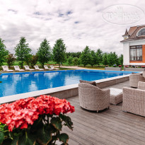 Открытый бассейн в Вилла Альпина 4*