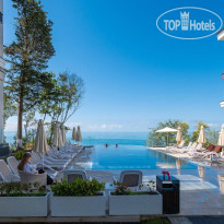 Пейзажный инфинити-бассейн в Лучезарный Резорт 4*