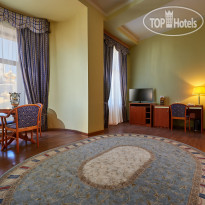 Достоевский 4* "Достоевский"/"Владимирский" люкс - Фото отеля