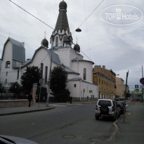 Hostel Spirit House Храм Метрополита Петра (Москов