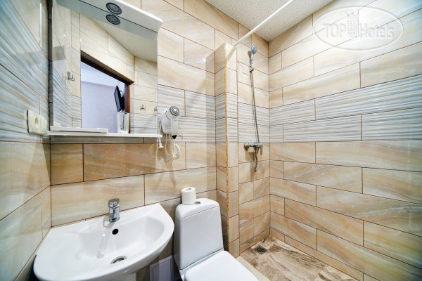 Крымская Ницца 3* 2-местный Стандарт без балкона, 1 этаж, корпус 2 - Фото отеля