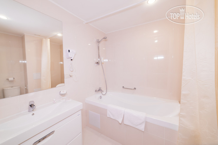 Бристоль 3* - Фото отеля