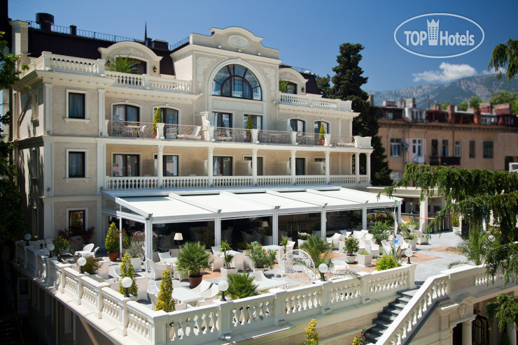 Villa Elena Hotel & Residences