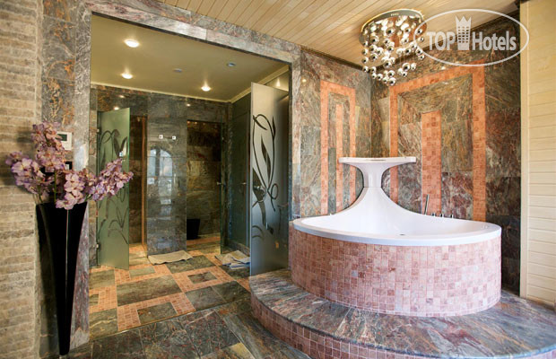 Новые добавленные фото туристов в Royal Castle 5*