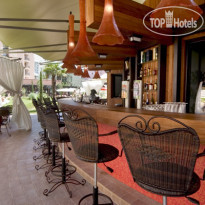 Barcelo Royal Beach Bistro & Pool Bar