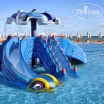 Grand Hotel Varna 5* water slide in Roubin swimming pool - Фото отеля