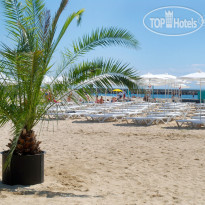 Grand Hotel Varna 5* beach of the complex - Фото отеля