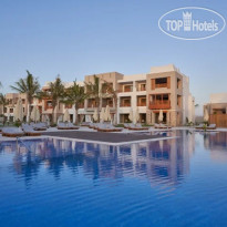 Основной бассейн в Juweira Boutique Hotel 4*