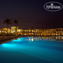 Основной бассейн в Salalah Rotana Resort 5*