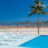 Infinity Pool в Fanar Hotel & Residences 5*