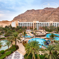 Бассейн Al Waha в Hilton Muscat Al Bandar  5*
