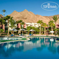 Главный бассейн в Tropitel Dahab Oasis 4*