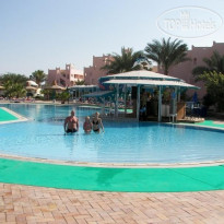 Два бассейны (один с подогревом) + детский в Le Pacha Resort 4*