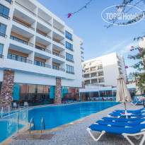 Взрослый бассейн в Marlin Inn Azur Resort 3*