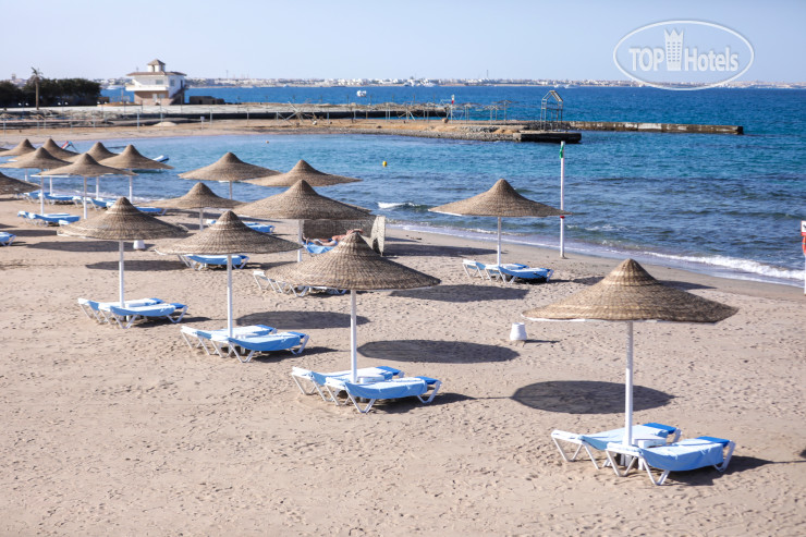 Пляж в Bella Vista Hotel 3*