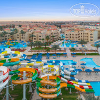 3 бассейна с 9 водными горками (1 из них с подогревом в зимний период) в Pickalbatros Aqua Park Resort - Hurghada 4*