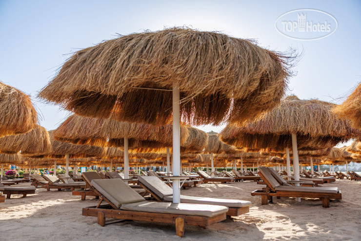 Пляж в SUNRISE Solara Aqua Park Resort  4*