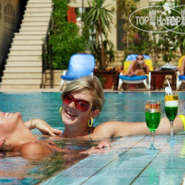 Бассейн  с подогревом в Elysees Dream Beach Hotel 4*