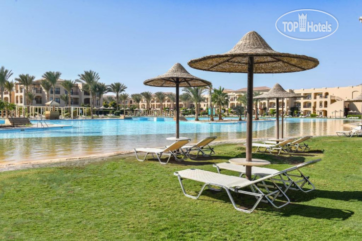 Пляж в Jaz Aquamarine Resort 5*