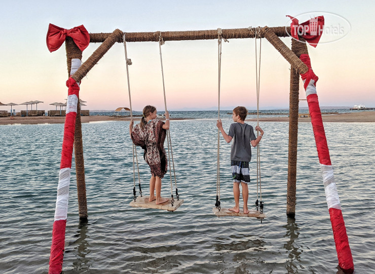 Пляж в Long Beach Resort 4*