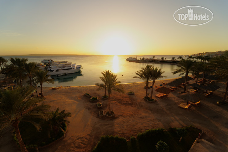Пляж в Regina Resort & Aqua Park Hurghada  4*