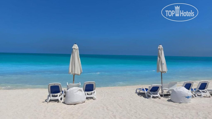 Пляж в Roy Villa 2*