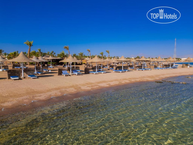 Пляж в SUNRISE Juman Beach Resort Sahl Hasheesh  4*