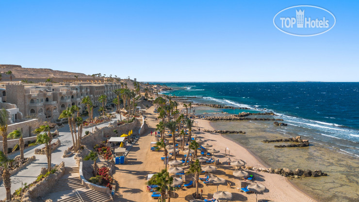 Пляж в Pickalbatros Citadel Resort - Sahl Hasheesh 5*