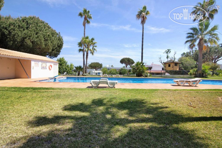 Пляж в Yara Beach Club 3*
