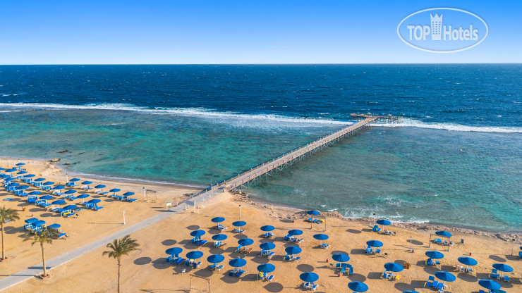 Пляж в Pickalbatros Sea World Resort - Marsa Alam 5*