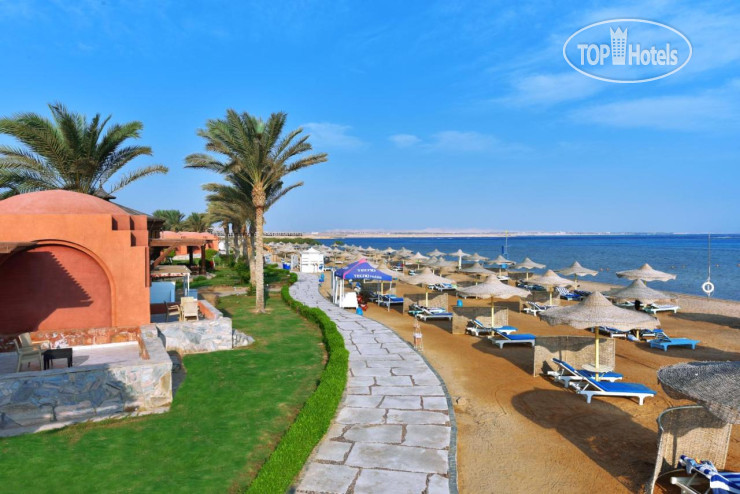 Пляж в Swisstouch Oriental Resort Marsa Alam 4*