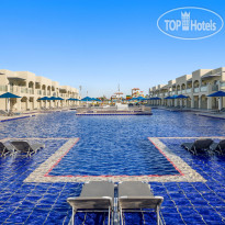 20 открытых бассейнов в Albatros Makadi Resort 5*