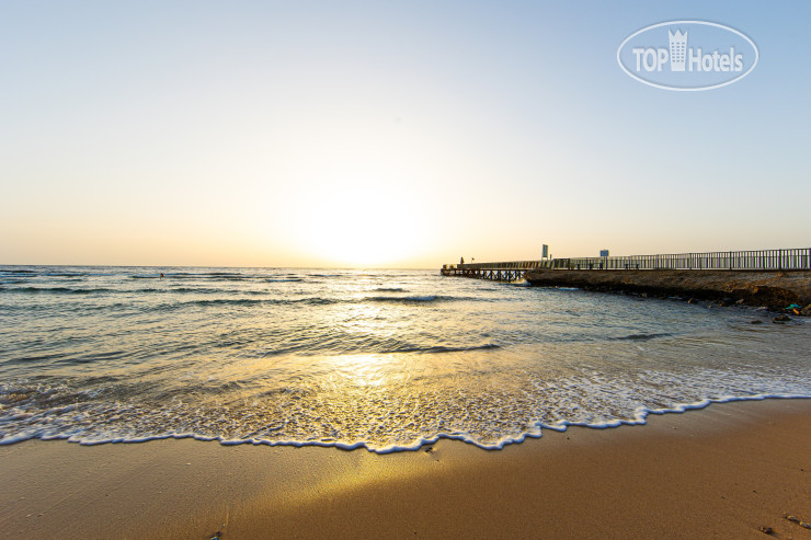 Пляж в Serenity Alpha Beach 5*