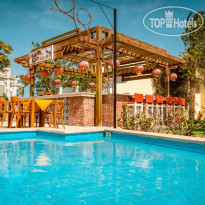 Главный открытый бассейн в JAZ Palmariva Beach  4*