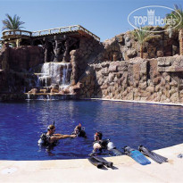 Девять бассейнов (один с подогревом) в Sheraton Sharm Hotel, Resort, Villas & Spa 5*