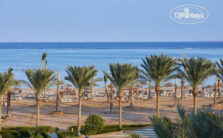 Пляж в Coral Sea Waterworld 4*