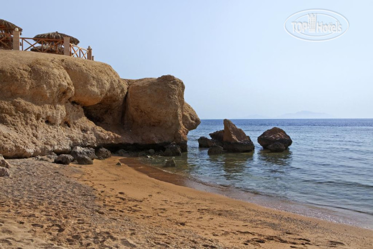 Пляж в Safir Sharm Waterfalls Resort 5*