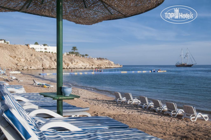 Пляж в Continental Plaza Beach Resort 5*