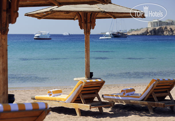 Пляж в Finikas Hotel 4*