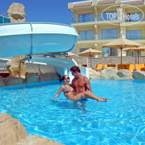 5 бассейнов, 2 с подогревом зимой + 2 джакузи. в Xperience Sea Breeze Resort 5*