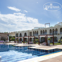 бассейн Posh club в SUNRISE Arabian Beach Resort -Grand Select- 5*