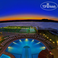 Большой, открытый бассейн в Sonesta St.George Hotel Luxor 5*
