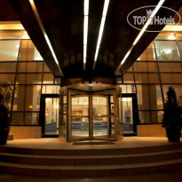 Continental Forum Oradea Вход в отель